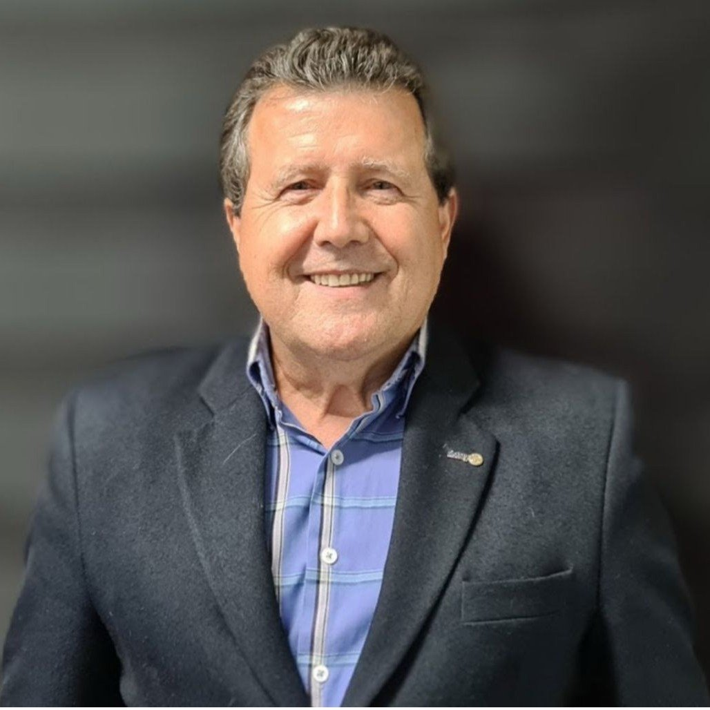 MAURO HOLLO